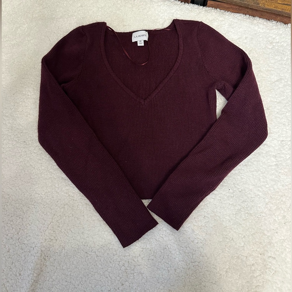 LA Hearts v-neck cropped sweater